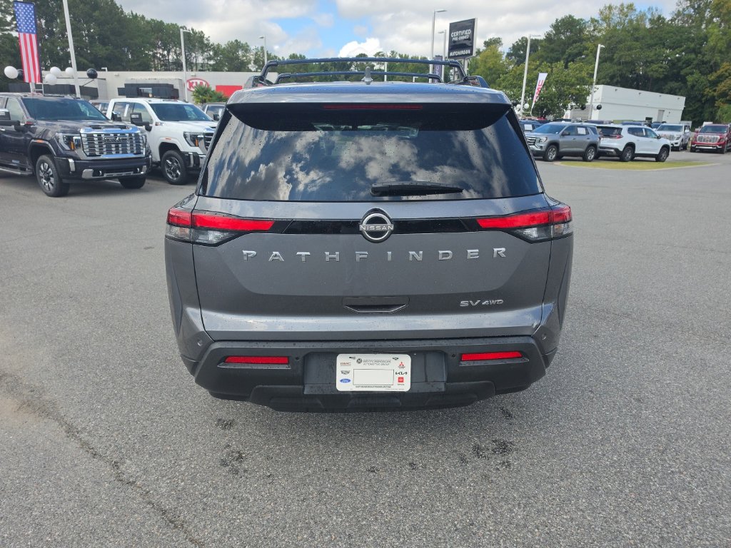 Used 2022 Nissan Pathfinder SV AWD/4WD image 6