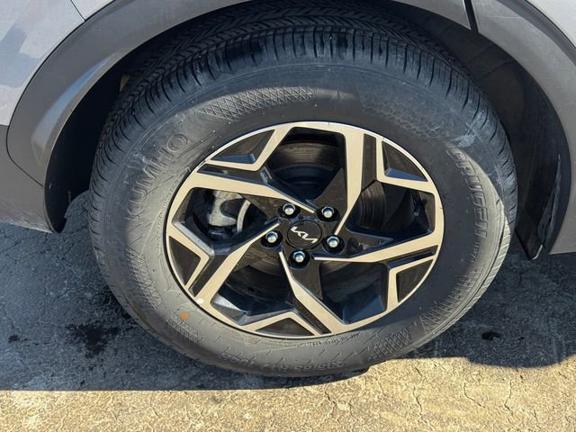 Used 2025 Kia Sportage LX image 12