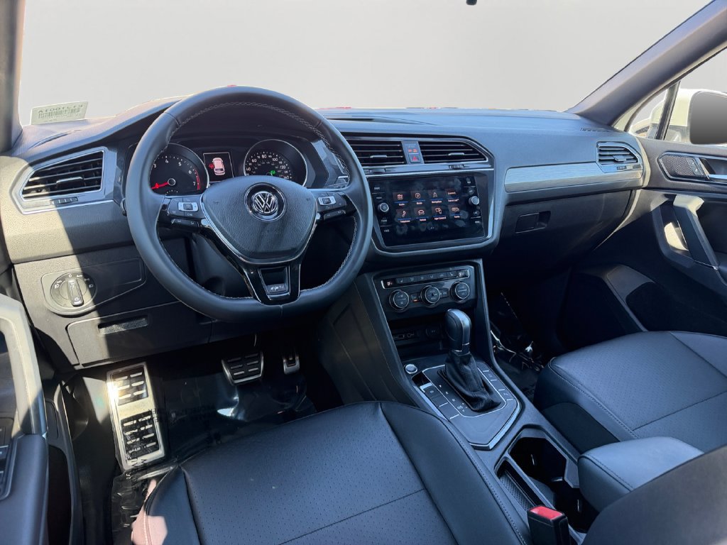 Used 2018 Volkswagen Tiguan SEL FWD image 13