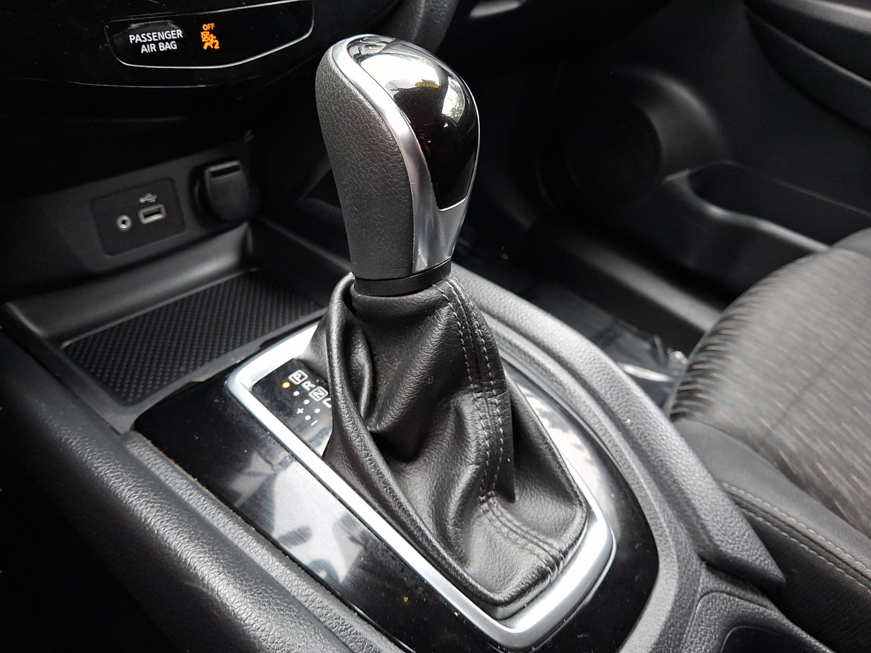 Used 2018 Nissan Rogue S AWD/4WD image 12