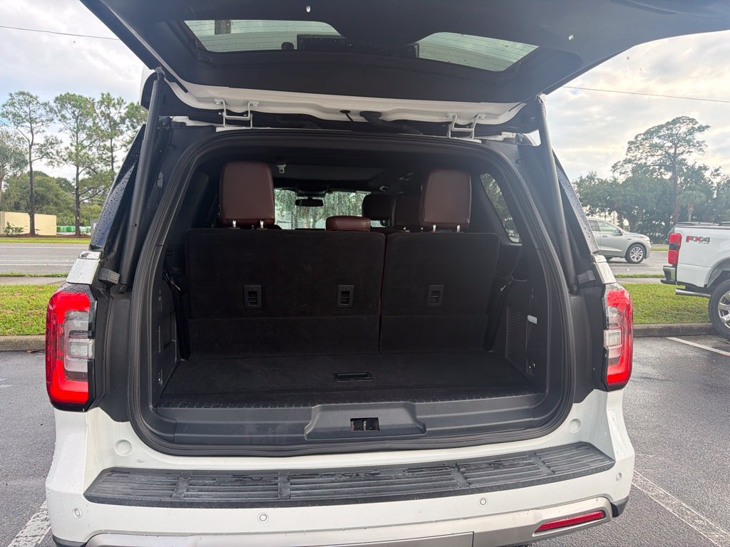 Used 2022 Ford Expedition Limited AWD/4WD image 14