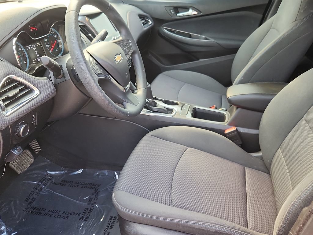Used 2018 Chevrolet Cruze LT w/ Convenience Package FWD image 7