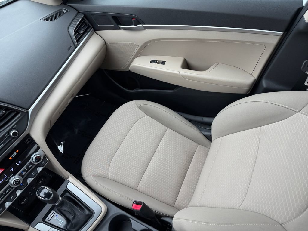 Used 2020 Hyundai Elantra SE w/ Cargo Package (C1) image 17
