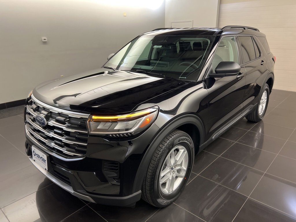New 2025 Ford Explorer Active image 3