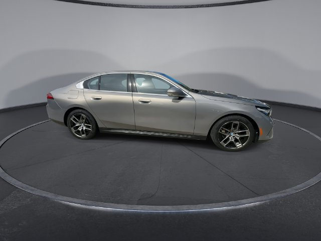 Used 2026 BMW 530i xDrive AWD/4WD image 9