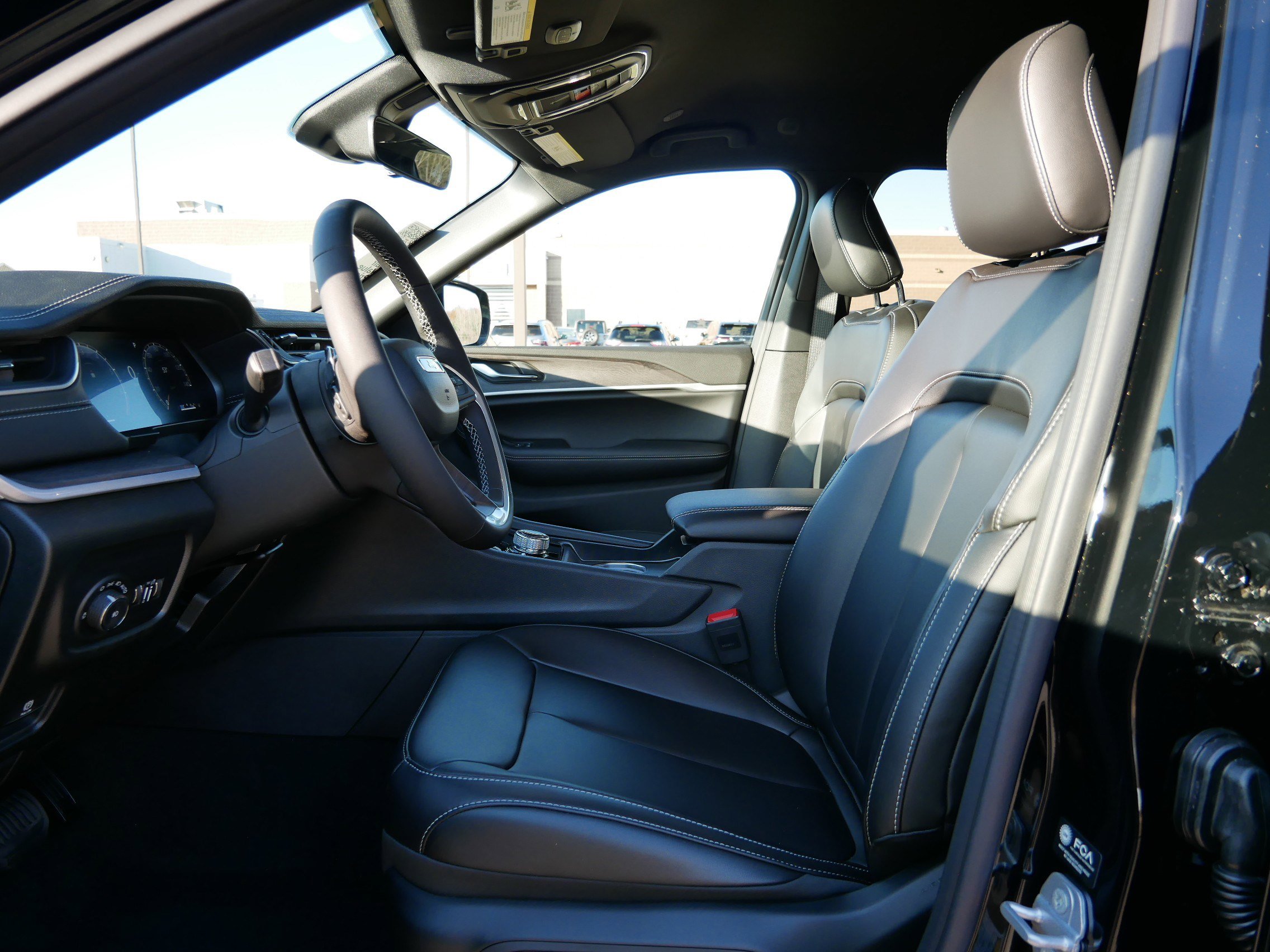 New 2025 Jeep Grand Cherokee Limited w/ Black Appearance Package image 7