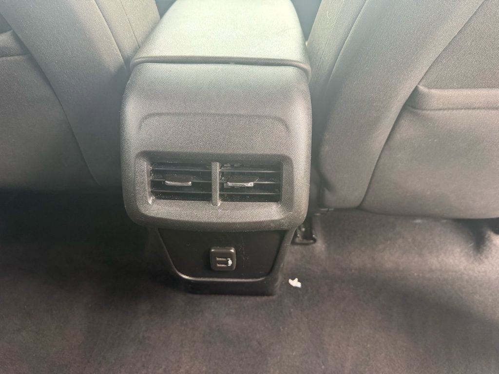 Used 2019 Chevrolet Equinox LT w/ Driver Convenience Package image 18