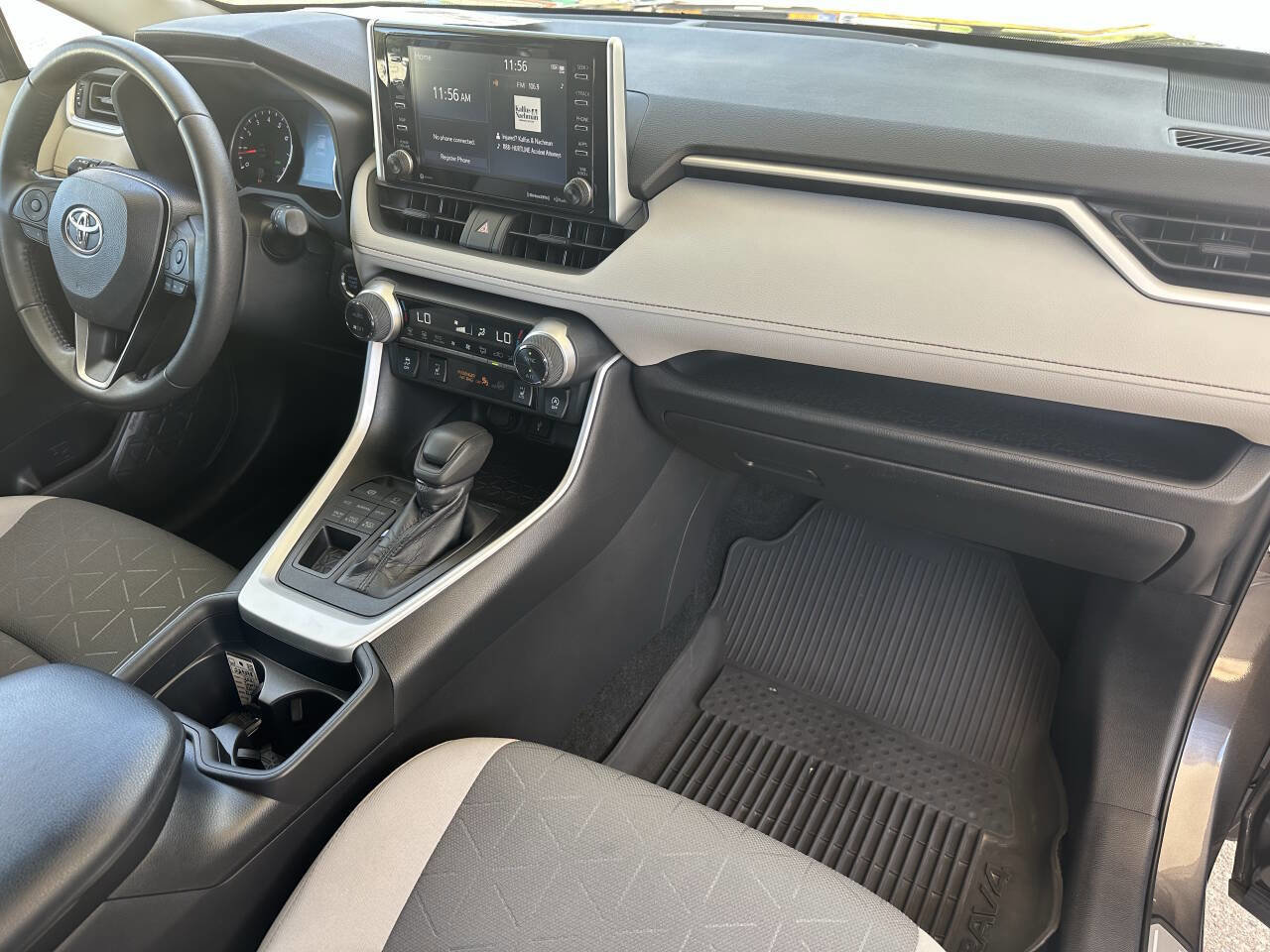 Used 2021 Toyota RAV4 XLE w/ Convenience Package image 15