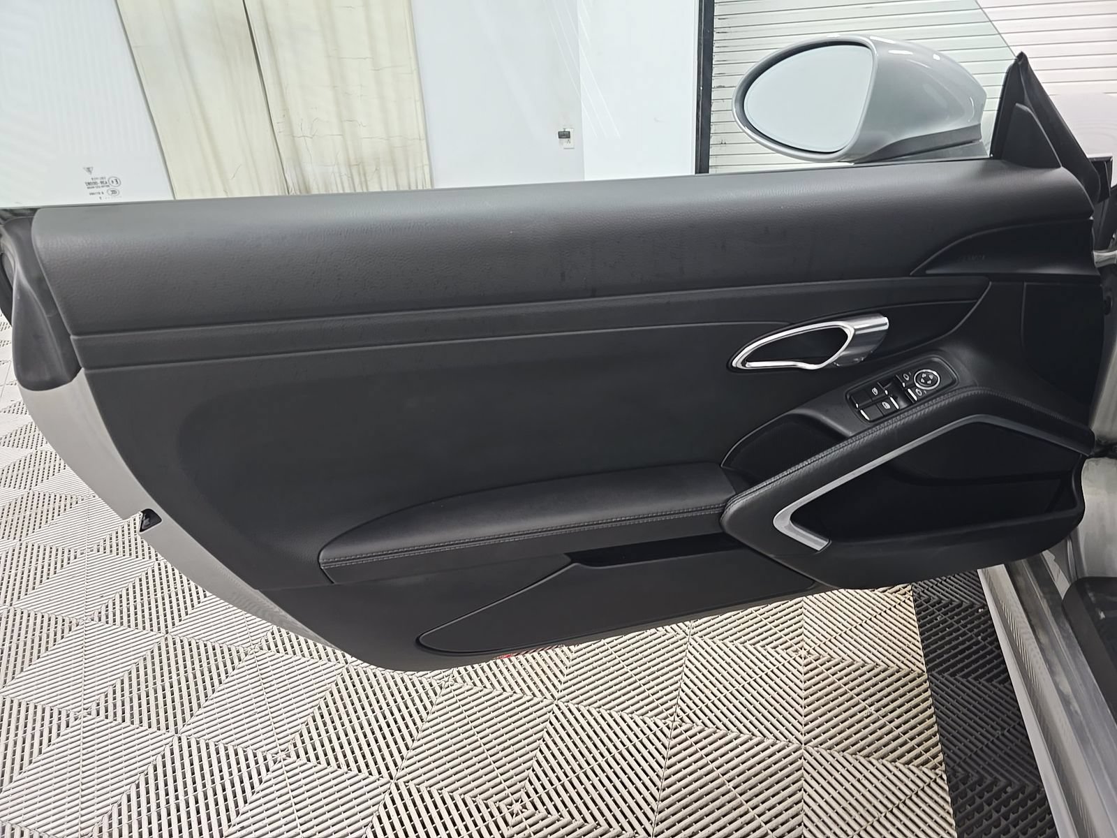 Used 2023 Porsche 718 Boxster RWD image 6