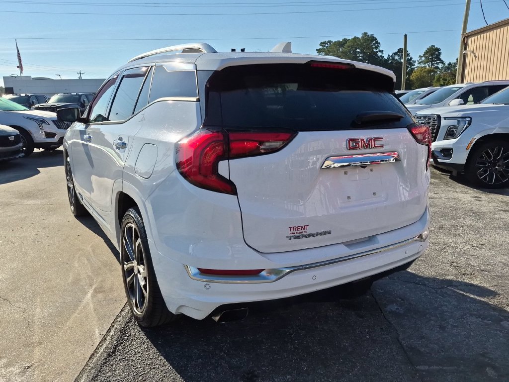 Used 2018 GMC Terrain Denali w/ Driver Alert Package II FWD image 2