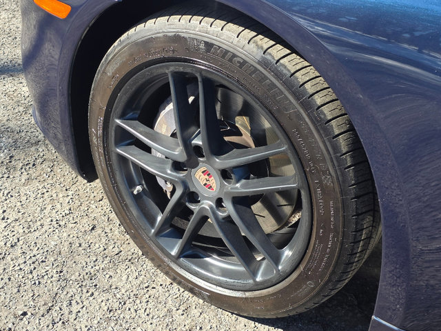 Used 2014 Porsche Panamera 4 image 32