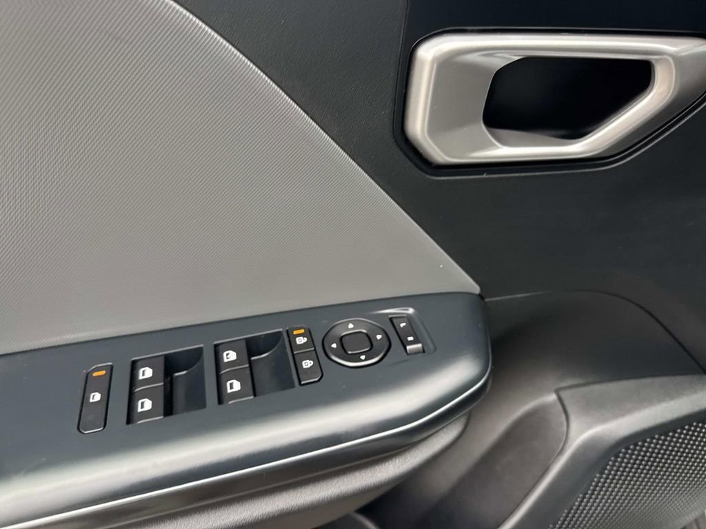 Used 2025 Kia K4 FWD image 19