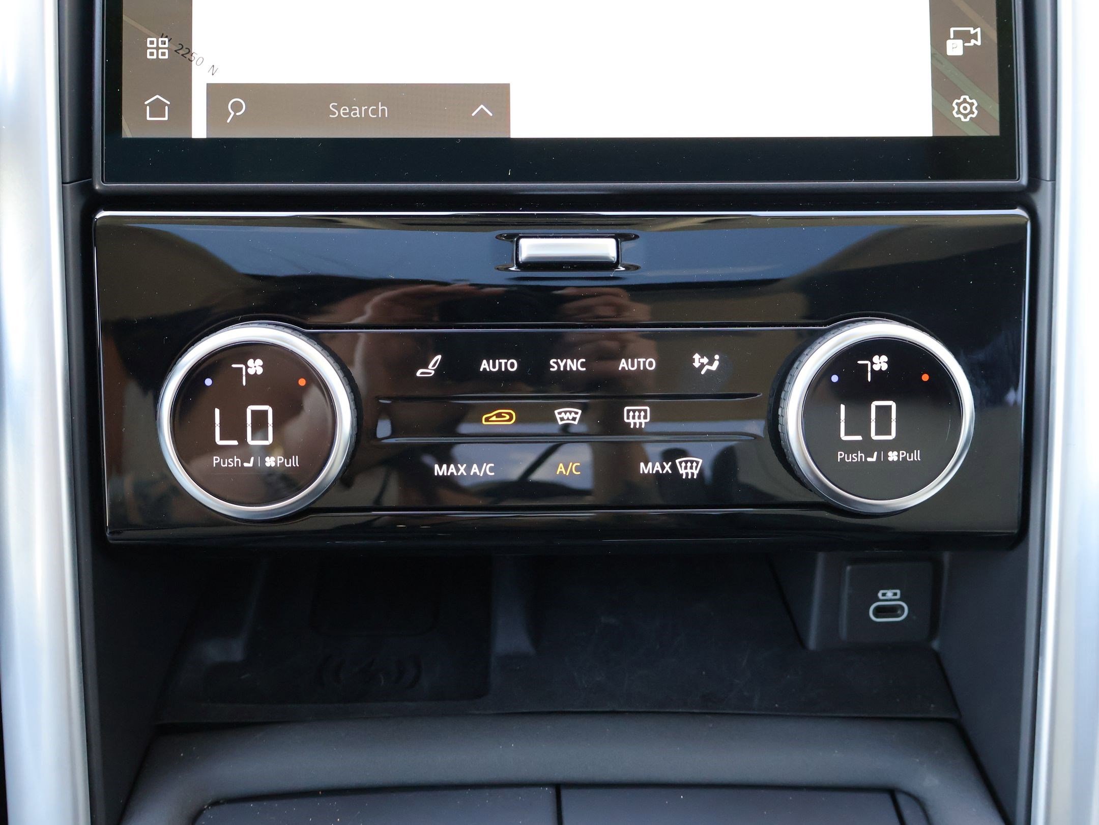 Certified 2025 Land Rover Discovery S AWD/4WD image 22
