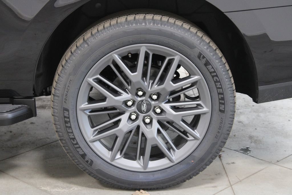 New 2026 Ford Expedition Platinum image 17