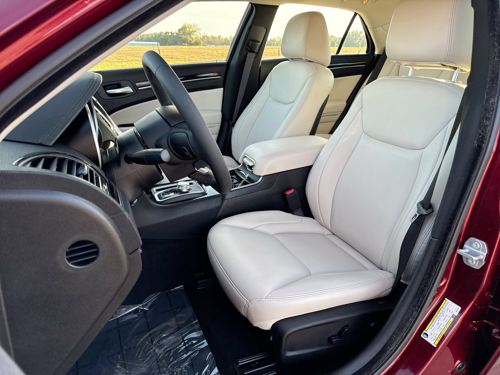 Used 2023 Chrysler 300 Touring L w/ Popular Equipment Group RWD image 11