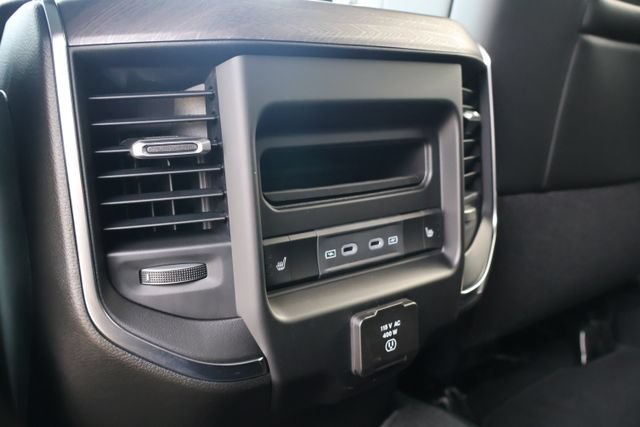 New 2026 RAM 3500 Laramie AWD/4WD image 9