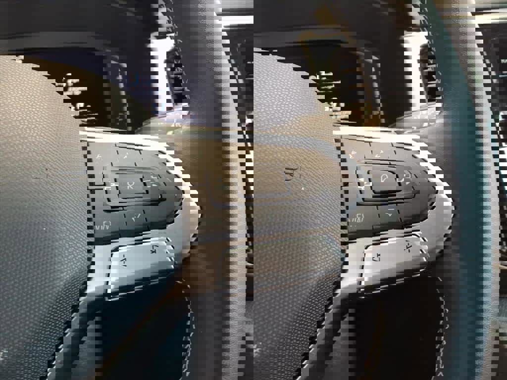 Used 2023 Volkswagen Atlas SE image 17