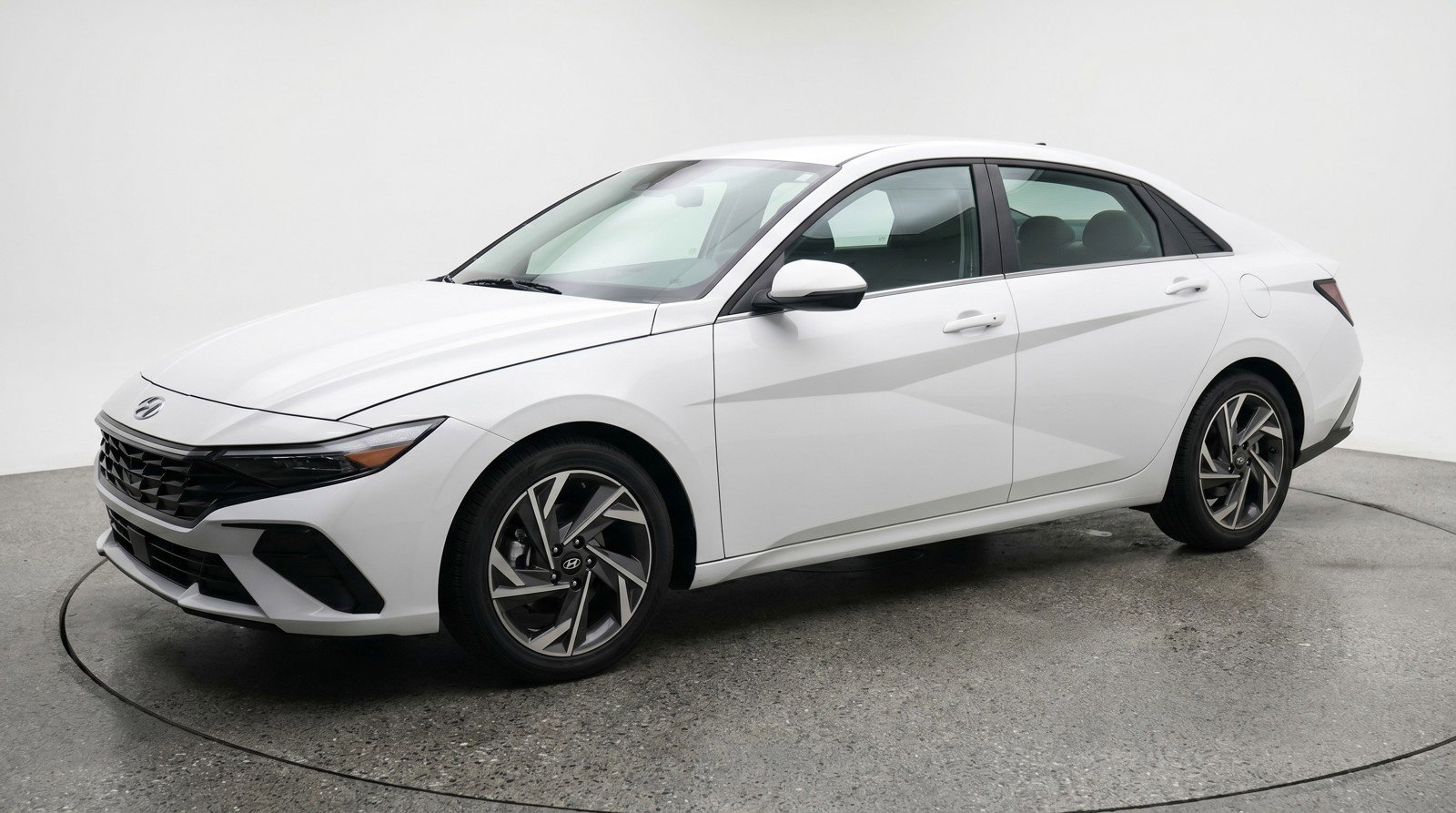 Used 2025 Hyundai Elantra SEL image 3