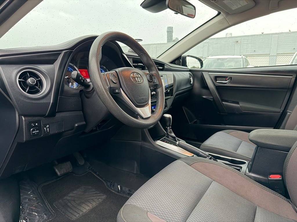 Used 2018 Toyota Corolla LE FWD image 15
