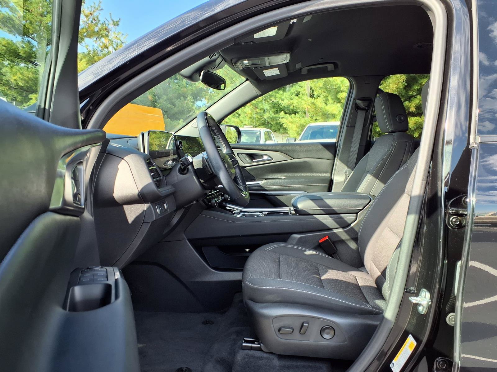 Used 2024 Chevrolet Traverse LT w/ Enhanced Driving Package FWD image 20