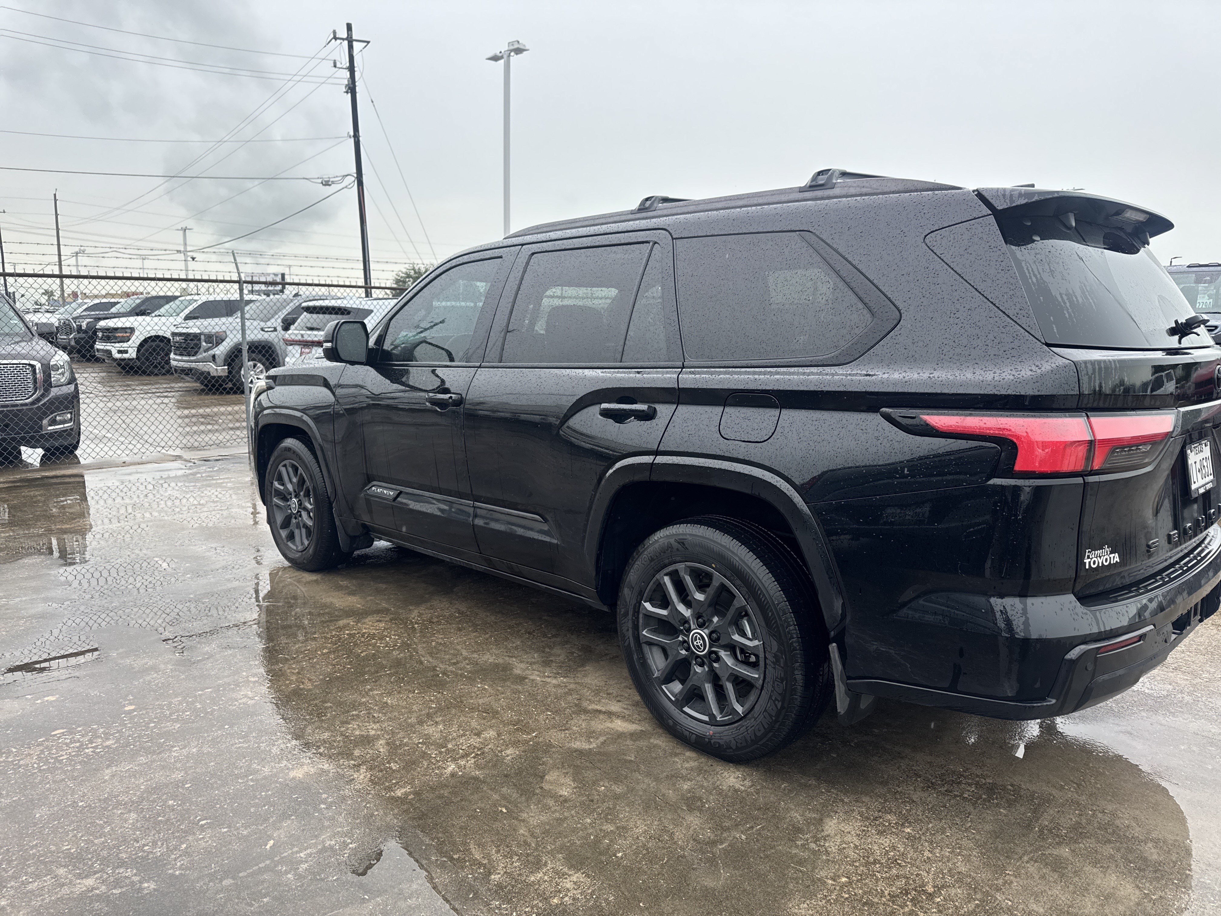 Used 2024 Toyota Sequoia Platinum AWD/4WD image 11