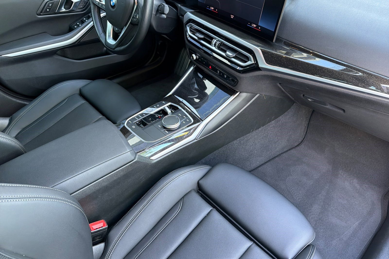 Certified 2024 BMW 330i Sedan w/ Premium Package image 19