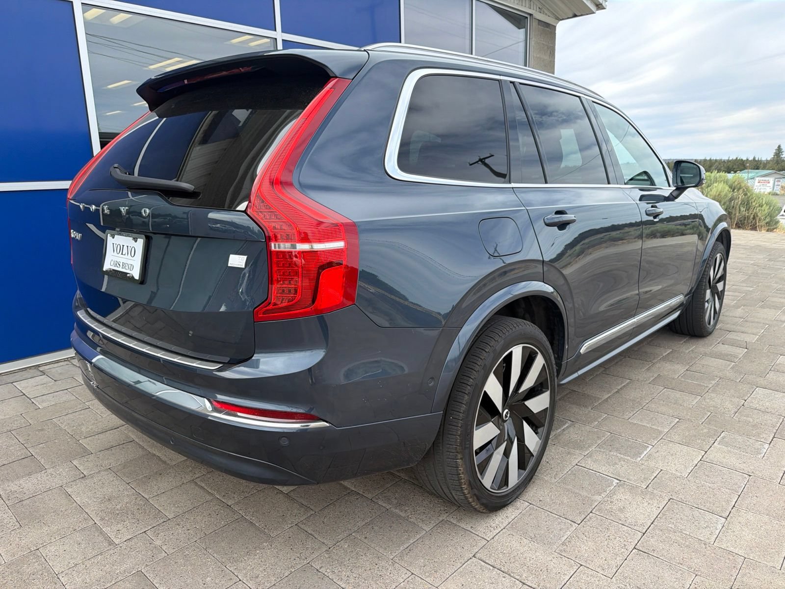Used 2023 Volvo XC90 T8 Ultimate w/ Protection Package Premier AWD/4WD image 7