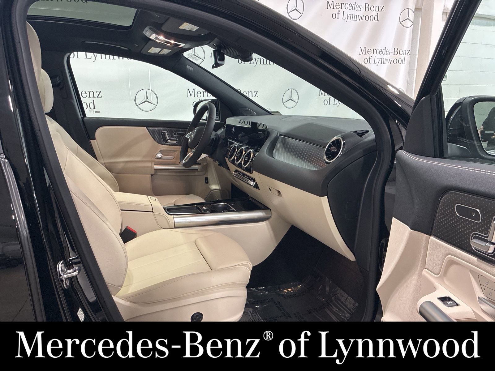 New 2026 Mercedes-Benz GLA 250 4MATIC image 11