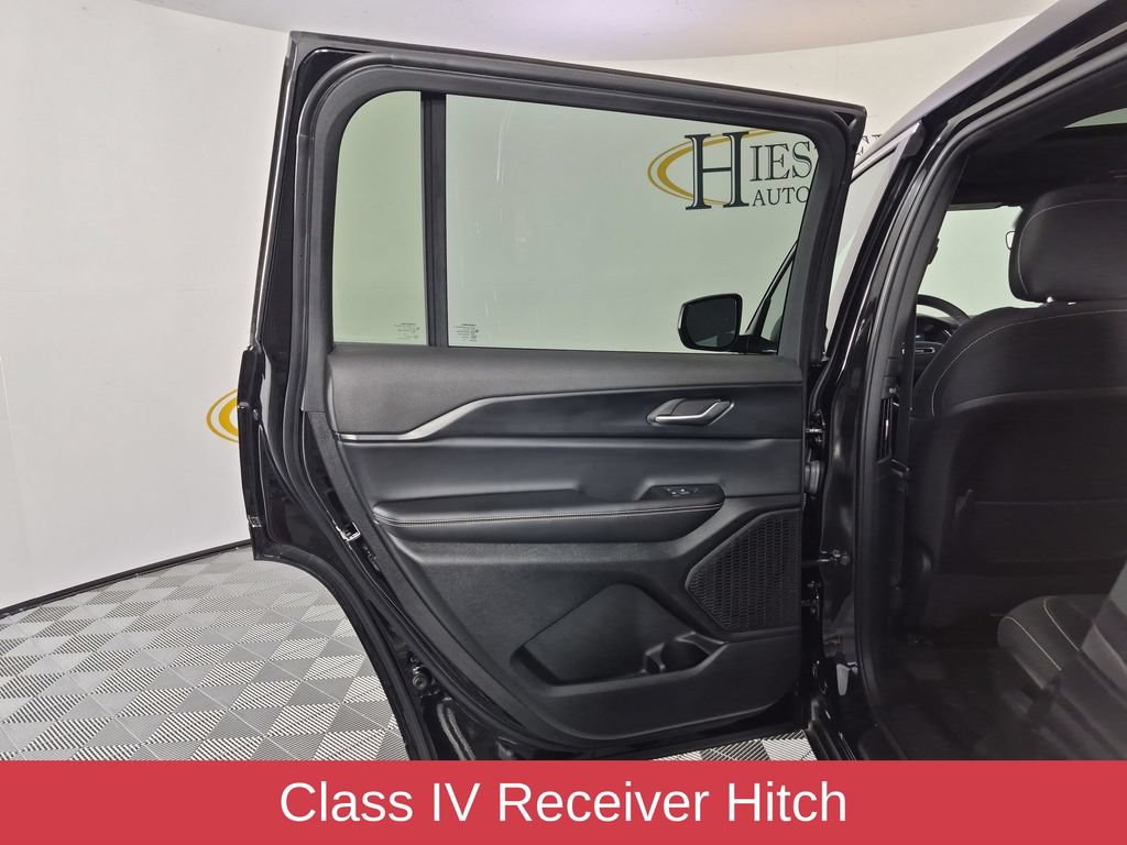 Used 2025 Jeep Grand Cherokee L Laredo w/ Luxury Tech Group I RWD image 32