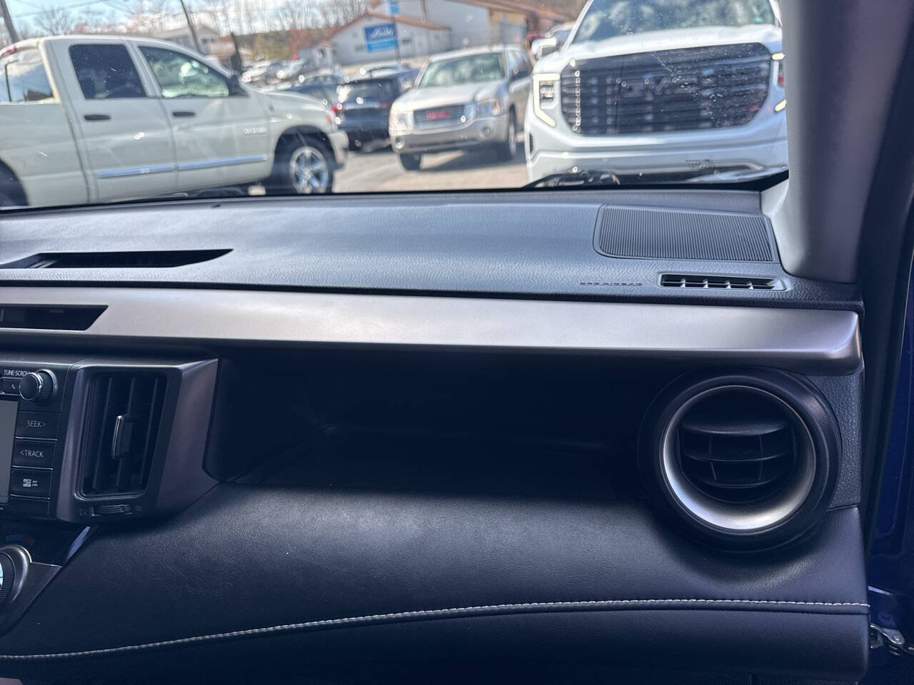 Used 2014 Toyota RAV4 XLE AWD/4WD image 26