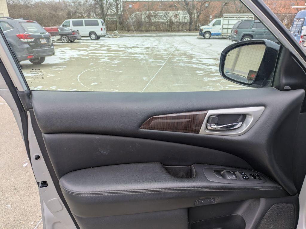 Used 2016 Nissan Pathfinder SL w/ SL Tech Package image 12