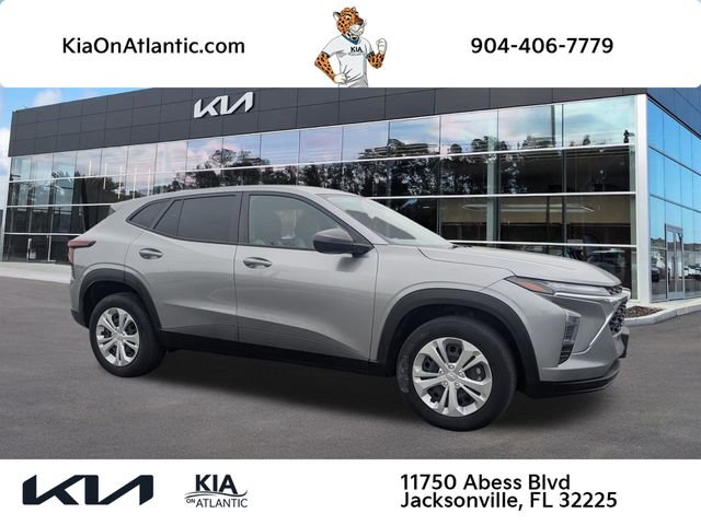 Used 2024 Chevrolet Trax LS w/ Driver Confidence Package FWD image 1