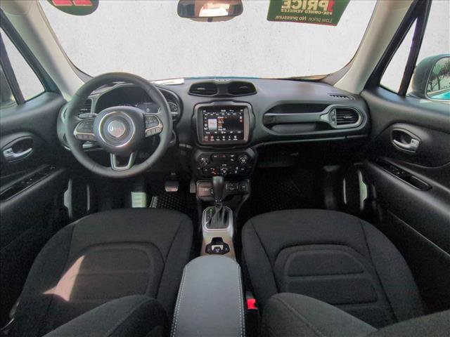 Certified 2022 Jeep Renegade Latitude AWD/4WD image 16