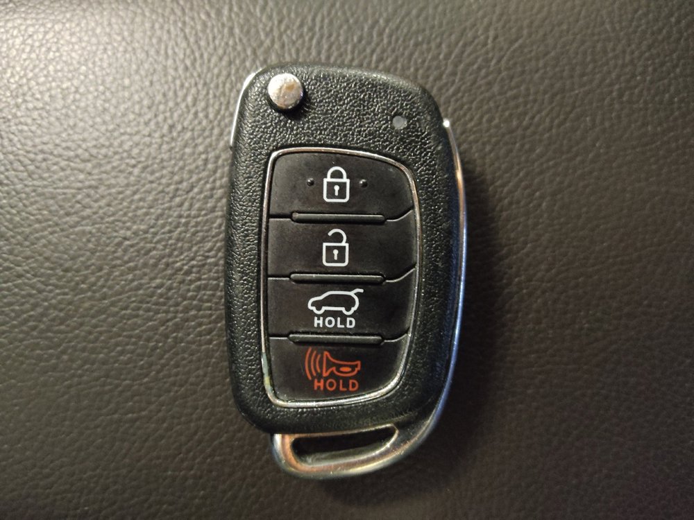 Used 2017 Hyundai Santa Fe SE image 32