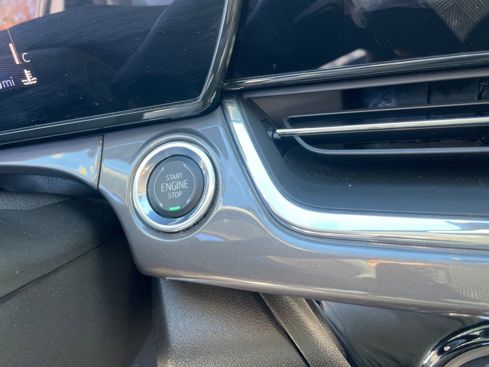 Used 2025 Chevrolet Trax ACTIV w/ Driver Confidence Package image 27