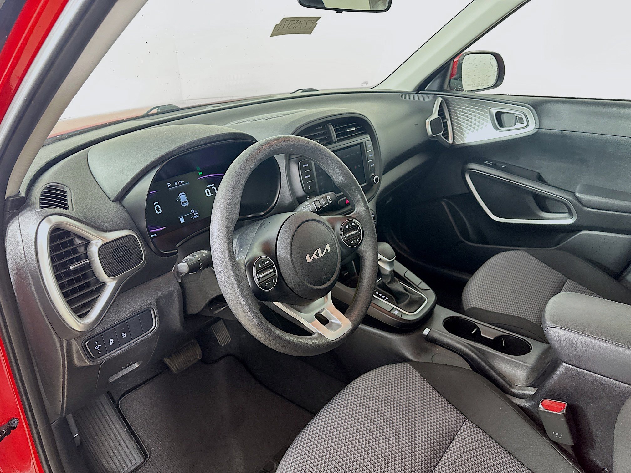 Used 2023 Kia Soul LX w/ LX Technology Package image 10