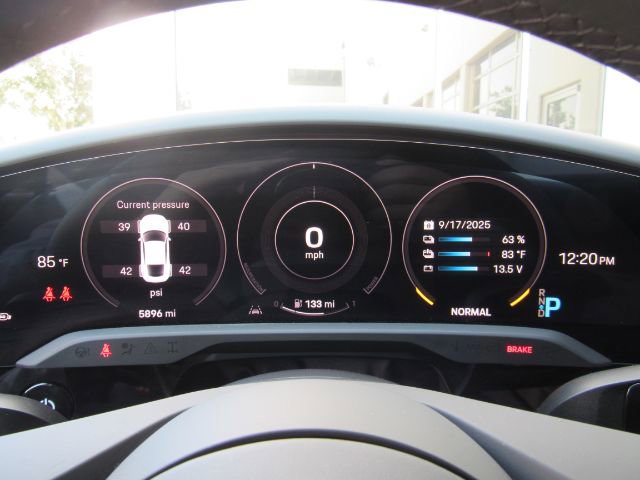 Used 2022 Porsche Taycan 4S image 39