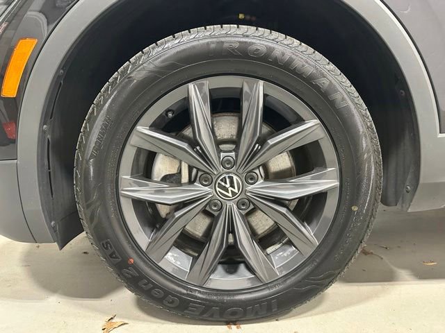 Certified 2024 Volkswagen Tiguan SE AWD/4WD image 23