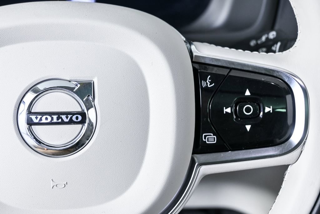 Certified 2024 Volvo XC90 B6 Ultimate w/ Protection Package image 13