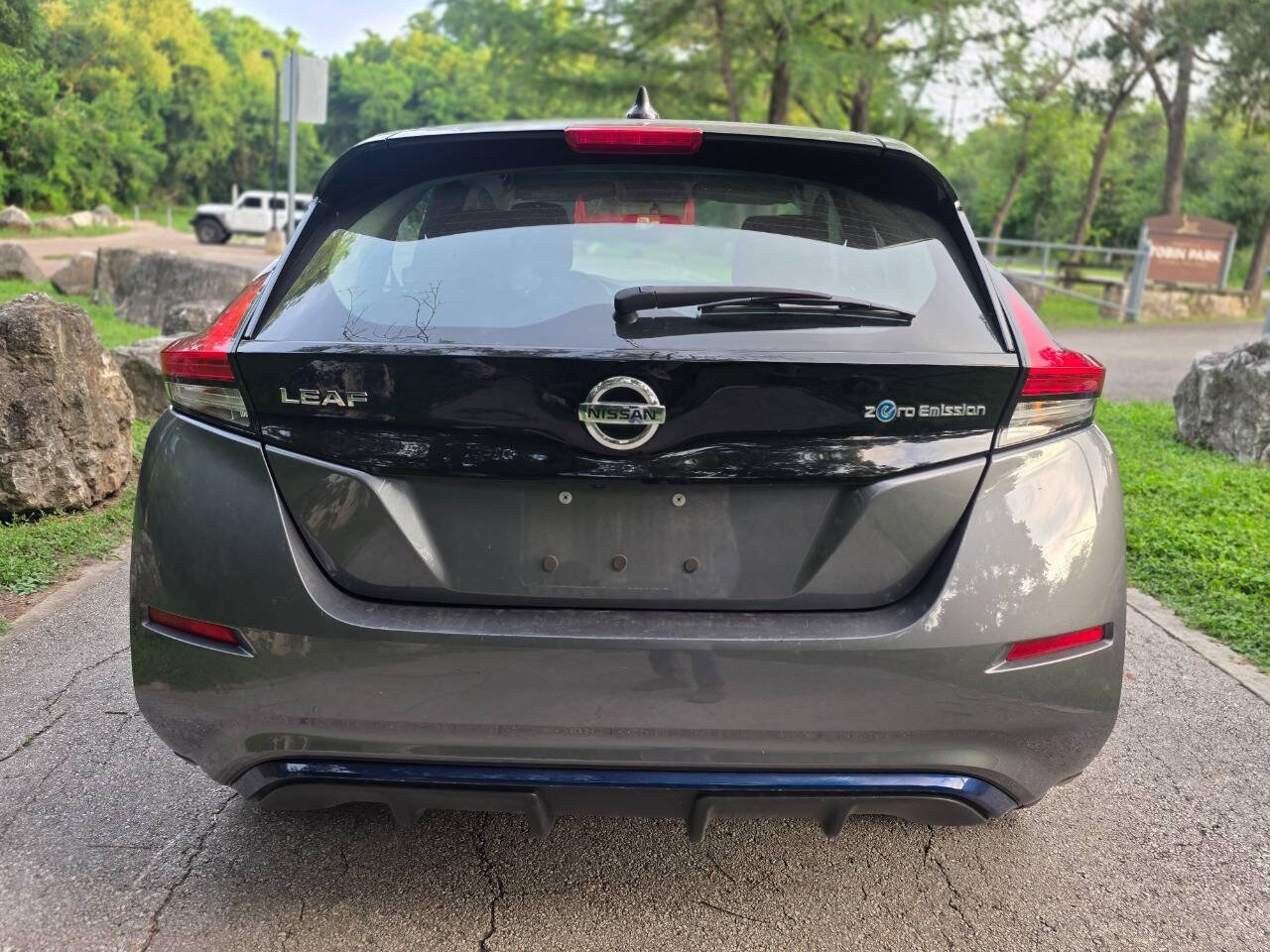 Used 2019 Nissan Leaf S w/ S Charge Package FWD image 4