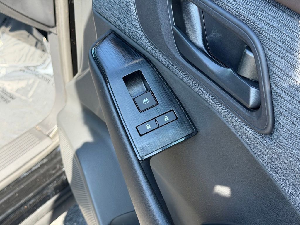 Used 2023 Nissan Rogue S AWD/4WD image 24