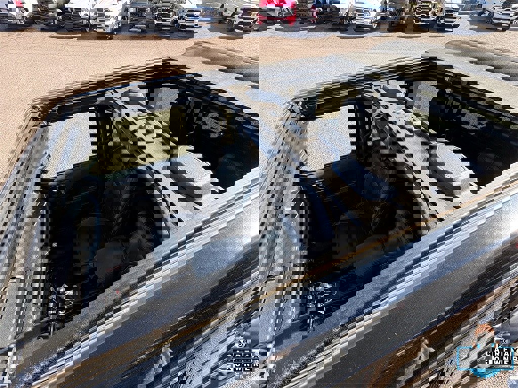 Used 2018 Jeep Wrangler Unlimited Sahara image 29