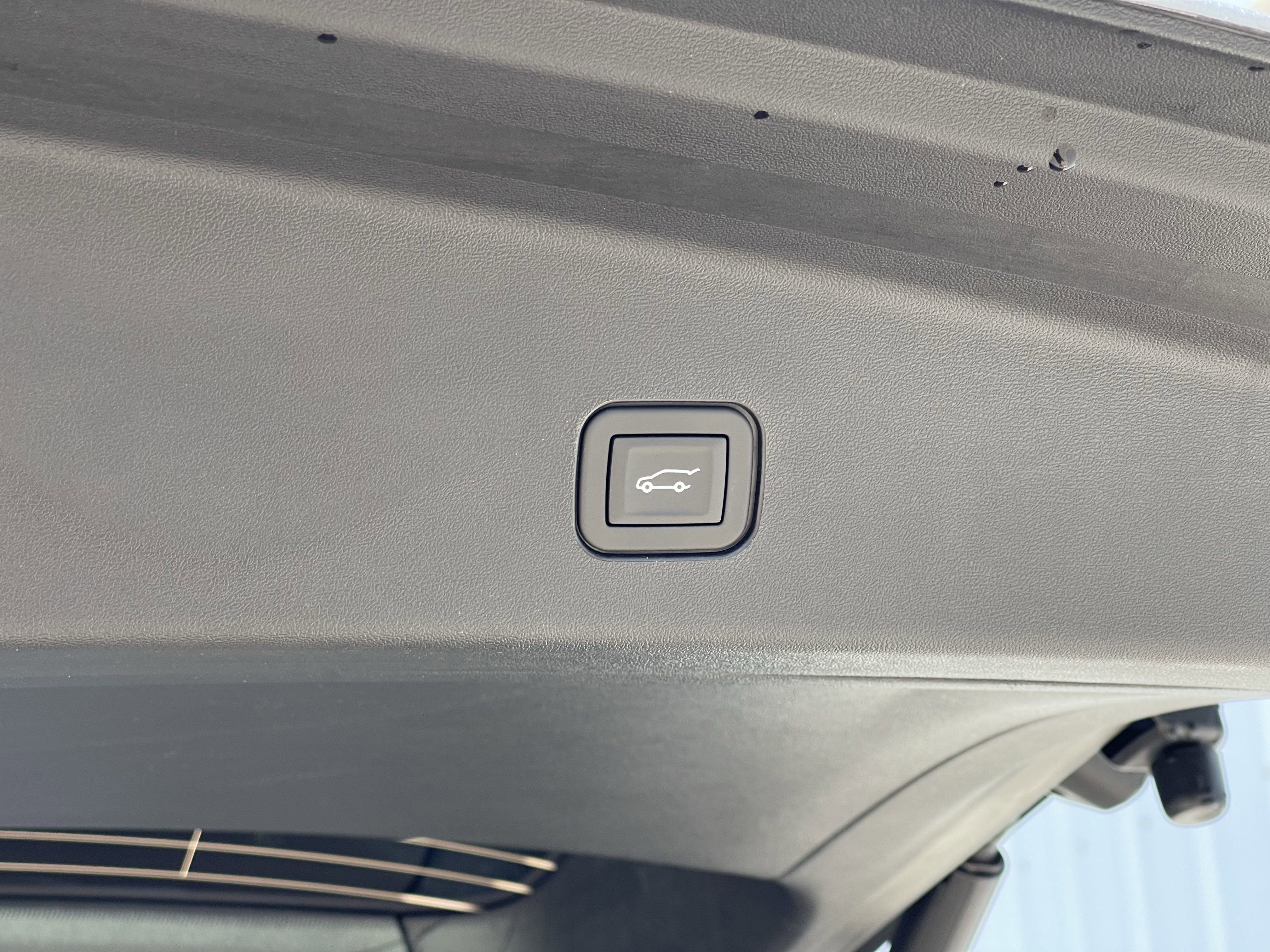 New 2026 Cadillac Vistiq Sport image 18