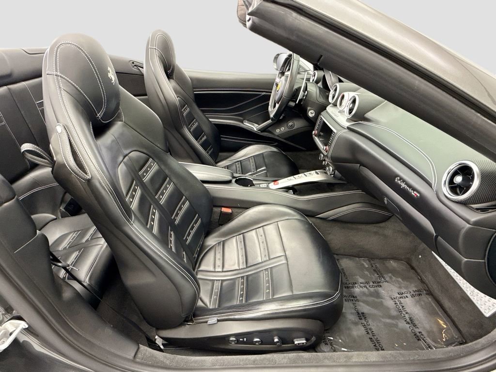Used 2015 Ferrari California T RWD image 26