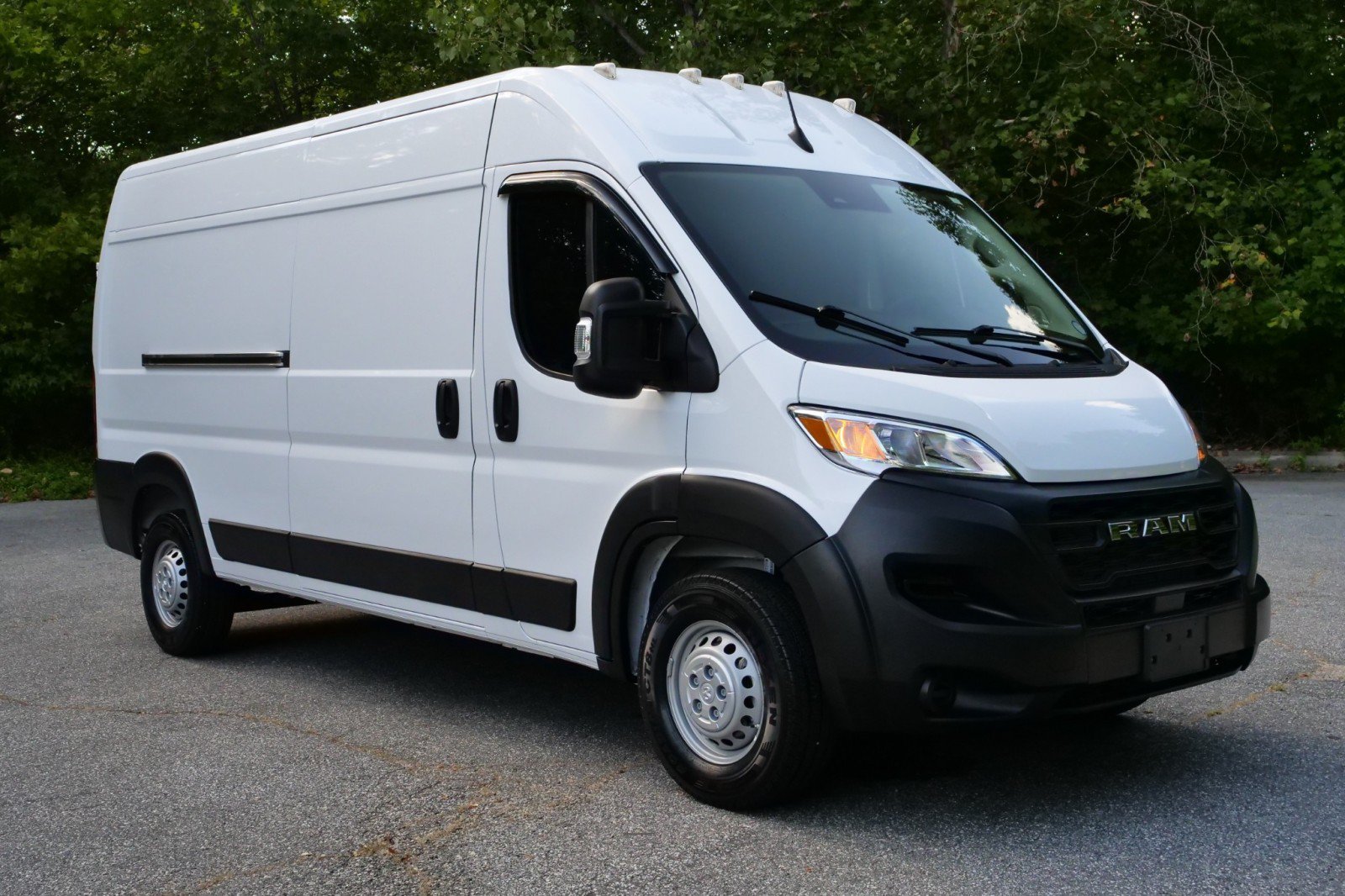Used 2024 RAM ProMaster 2500 FWD image 4