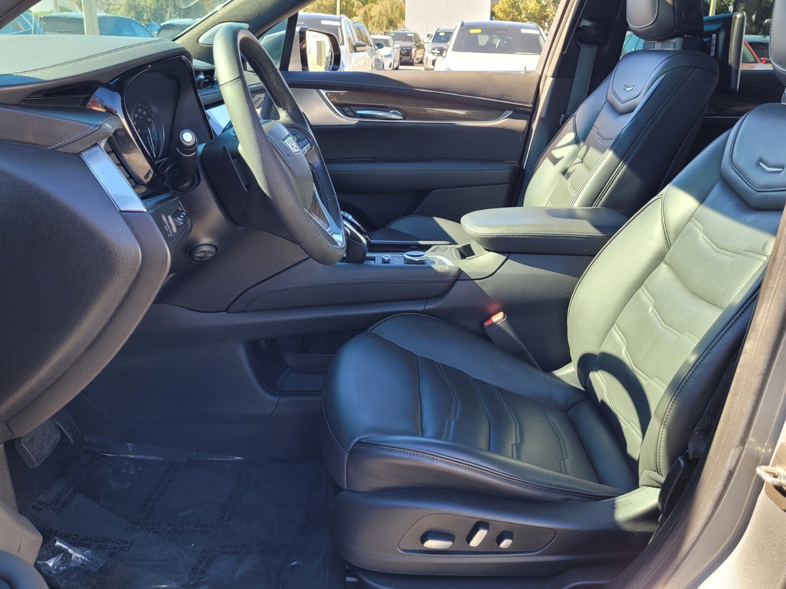 Used 2022 Cadillac XT6 Premium Luxury w/ Platinum Package image 10