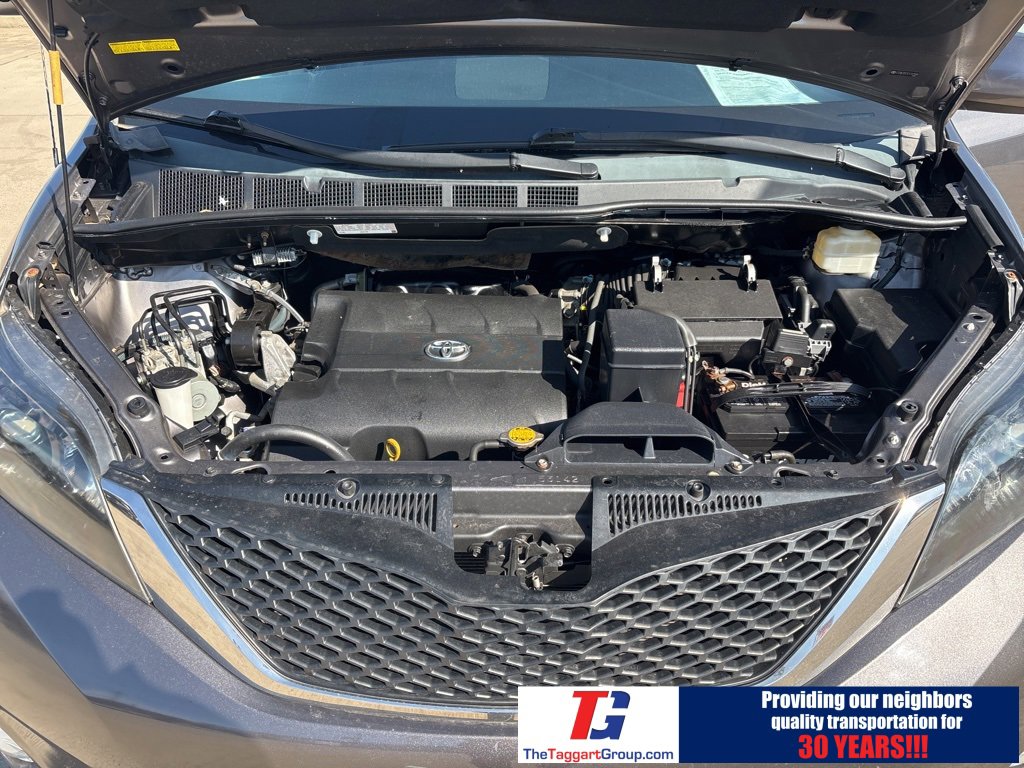 Used 2012 Toyota Sienna SE image 10