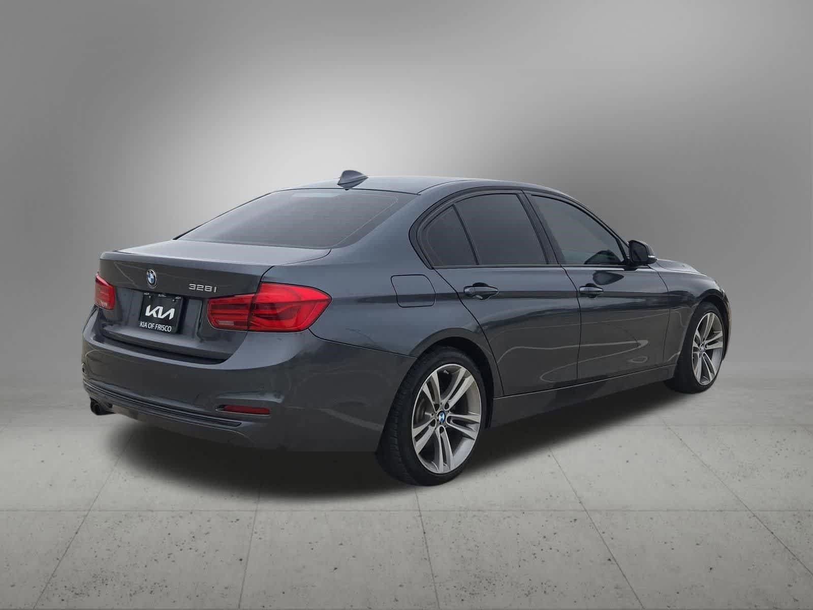 Used 2016 BMW 328i Sedan RWD image 6