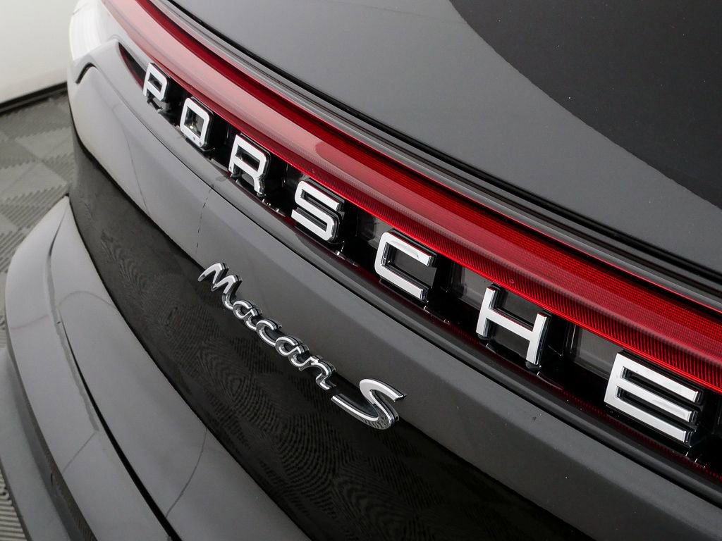 Certified 2023 Porsche Macan S AWD/4WD image 37