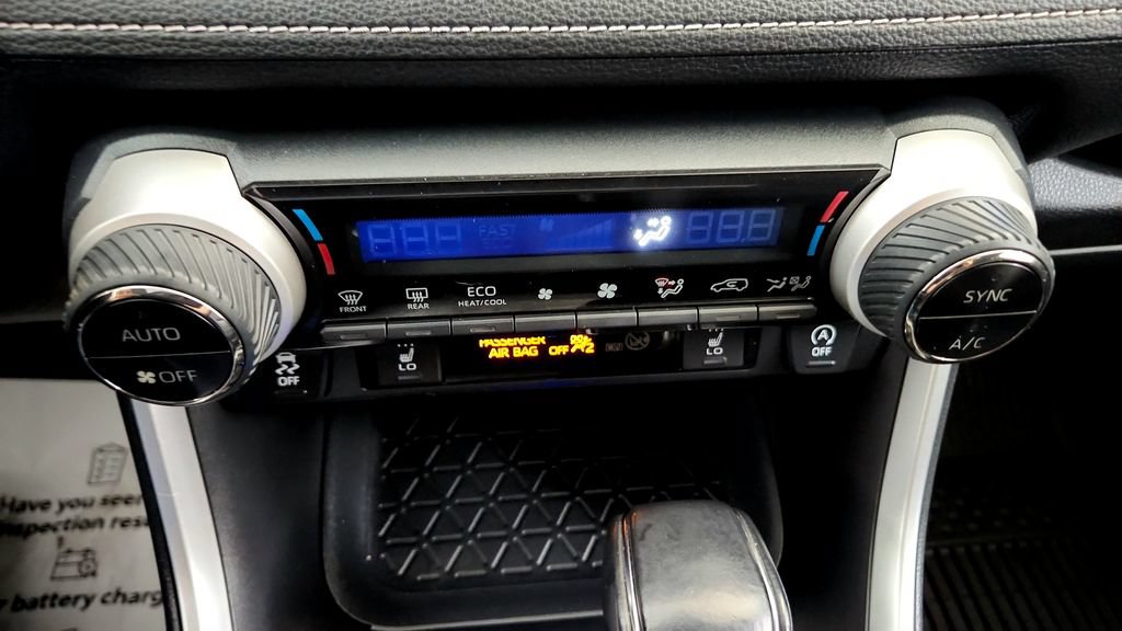 Used 2021 Toyota RAV4 XLE Premium AWD/4WD image 31